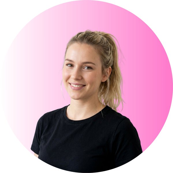 Maya, Senior Traffic Manager at Scissorzz